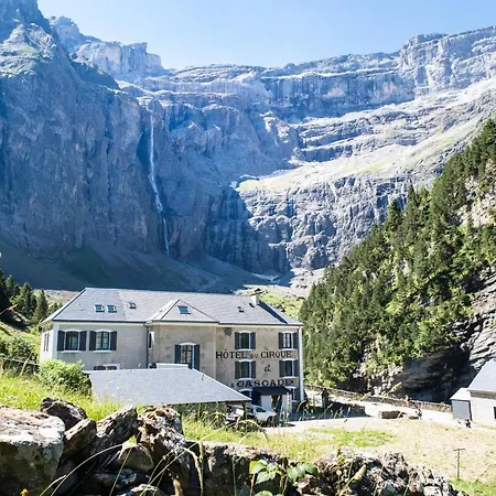 Hotel Du Cirque Et De La Cascade 4*