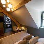 Hotel Du Cirque Et De La Cascade 4*