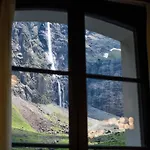 Du Cirque Et De La Cascade Hotel 4*