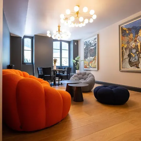 Du Cirque Et De La Cascade