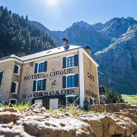 Du Cirque Et De La Cascade Gavarnie