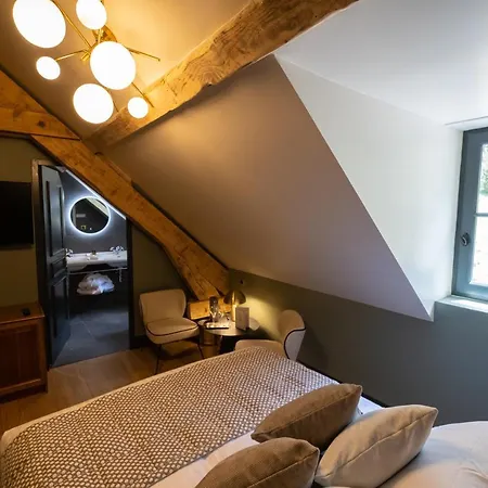 Hotel Du Cirque Et De La Cascade 4*