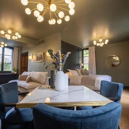 Du Cirque Et De La Cascade