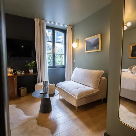 Du Cirque Et De La Cascade 4*