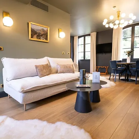 Hotel Du Cirque Et De La Cascade 4*