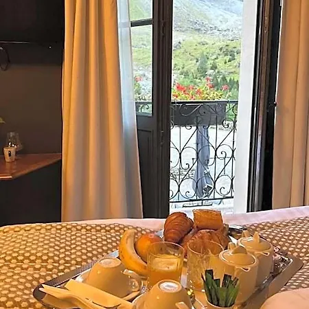 Hotell Du Cirque Et De La Cascade