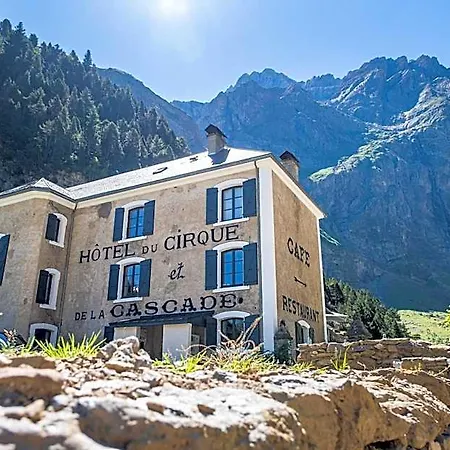 Du Cirque Et De La Cascade Hotell 4*