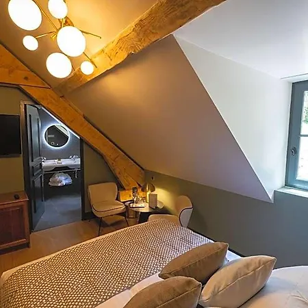 Hotell Du Cirque Et De La Cascade 4*