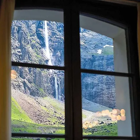 Du Cirque Et De La Cascade 4*