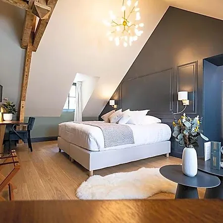 Du Cirque Et De La Cascade Otel
