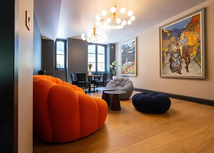 Du Cirque Et De La Cascade