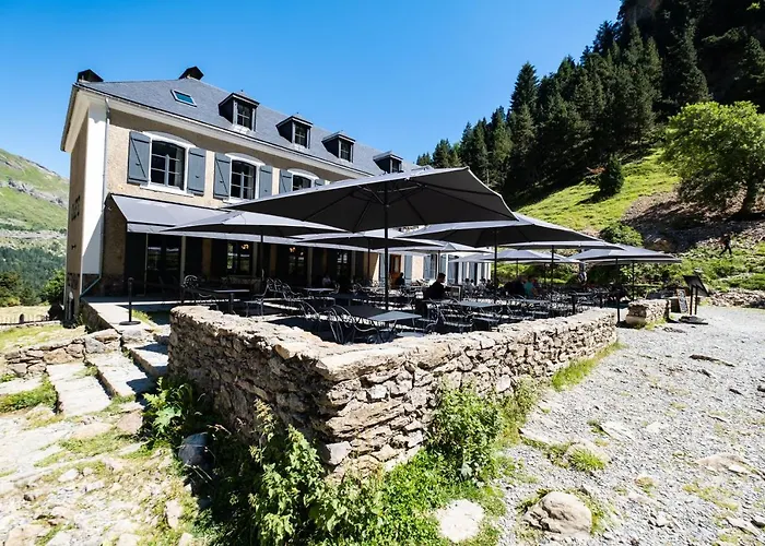 Отель Du Cirque Et De La Cascade 4*