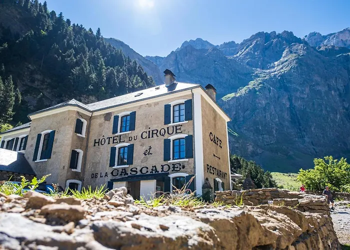 Du Cirque Et De La Cascade Гаварни