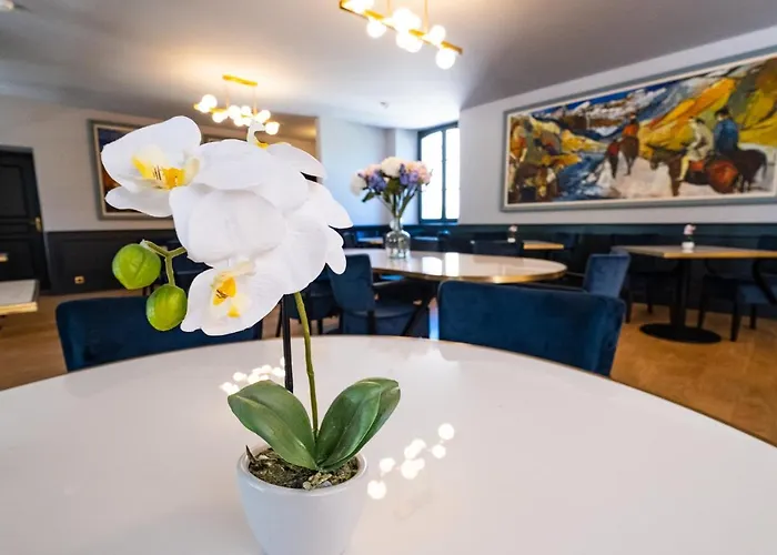 Отель Du Cirque Et De La Cascade Гаварни