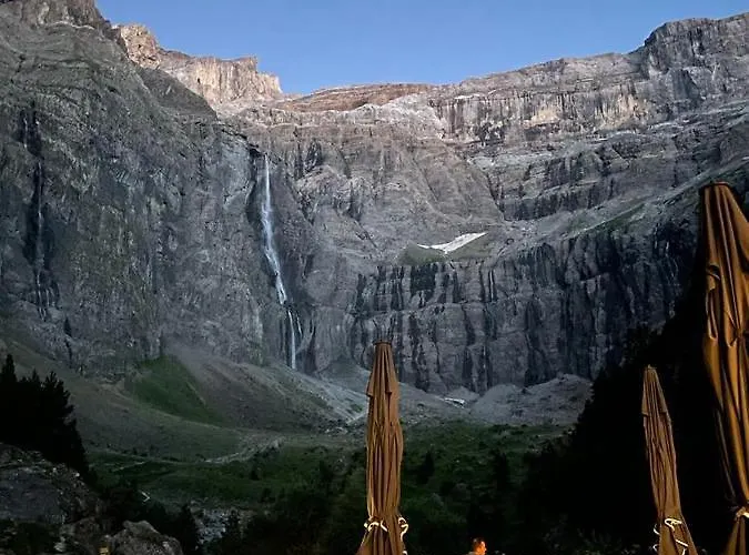 Отель Du Cirque Et De La Cascade Гаварни