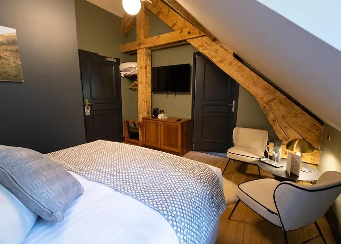 Du Cirque Et De La Cascade 4*