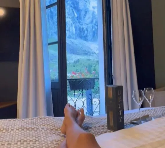 Du Cirque Et De La Cascade מלון גווארני