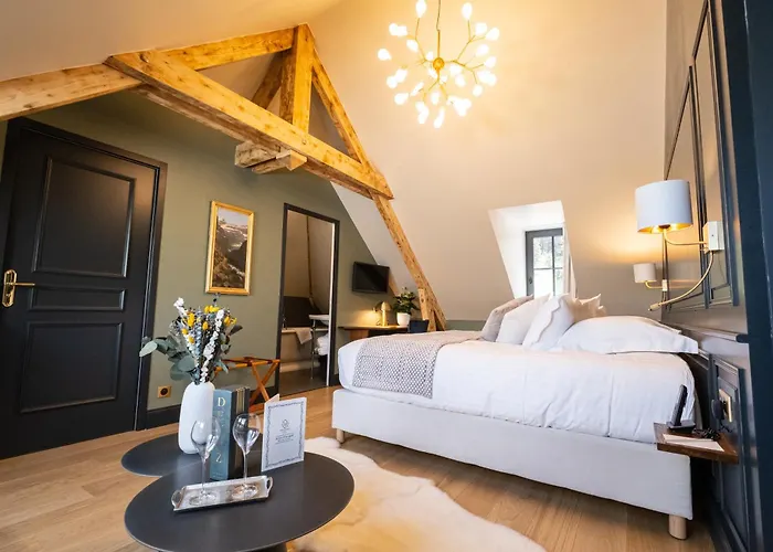 Du Cirque Et De La Cascade גווארני